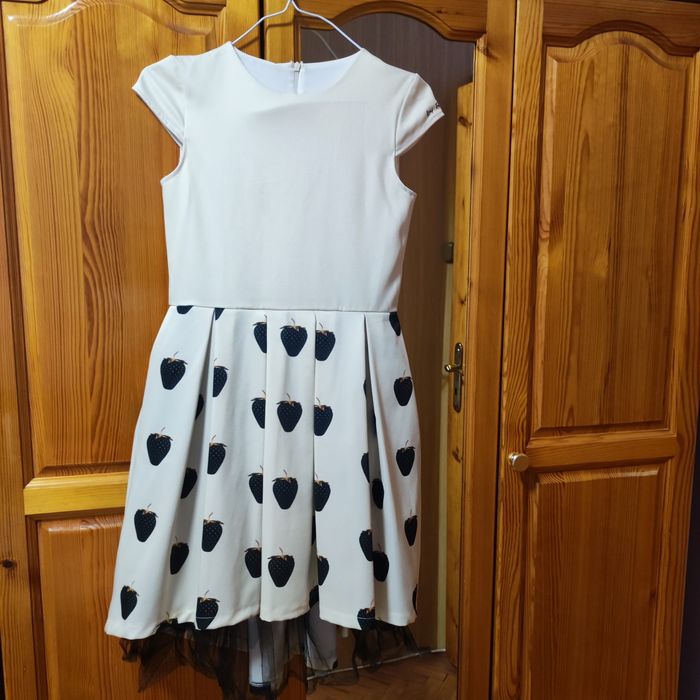 Красива официална рокля за момиче