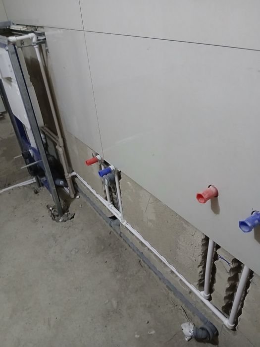 Черновой и чистовой монтаж канализации, водоснабжения и отопления.