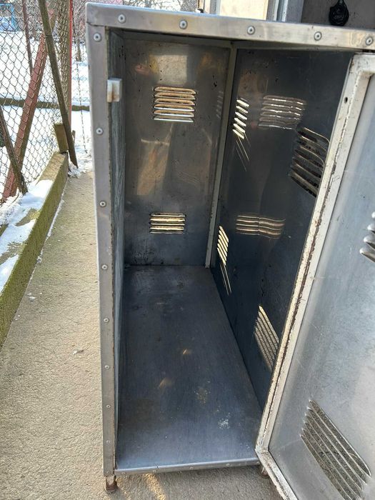 Шкаф за газови бутилки. Неръздавейка. 3 броя бутилки