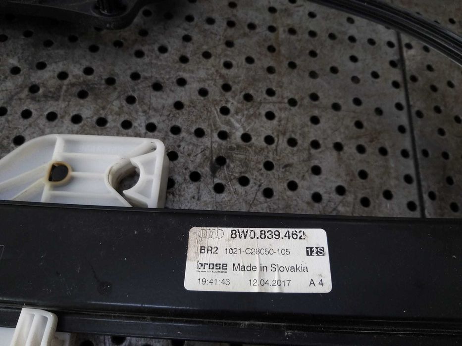 Macara geam electric dreapta spate audi a4 b9 8w break 8w0839462