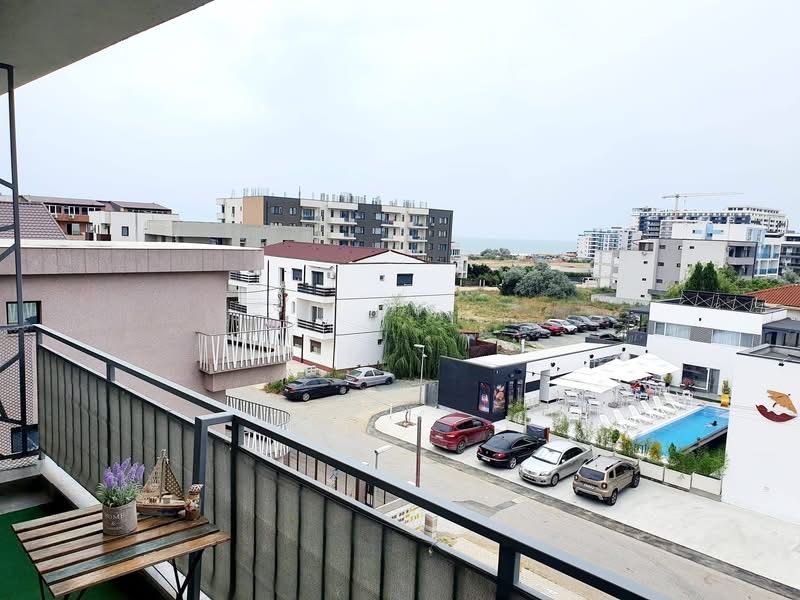 DE ÎNCHIRIAT – Apartament 3 camere +terasa privata in Mamaia Nord