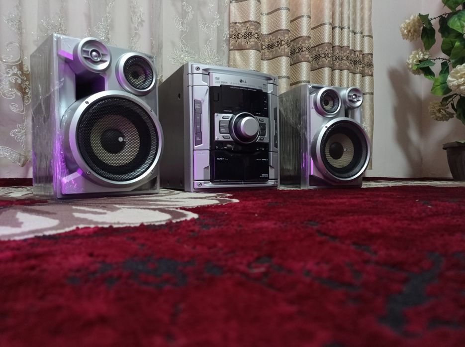 Музыкальный центр LG