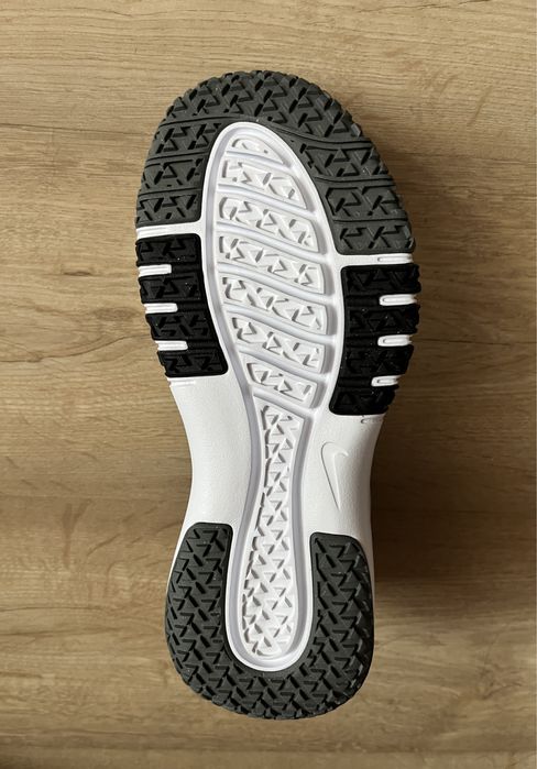 Продам оригинал кроссовки Nike.