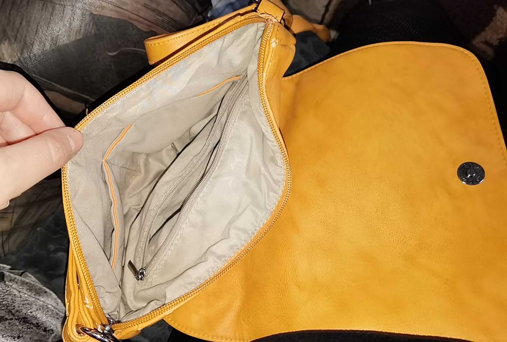 Дамска чанта в оранжево