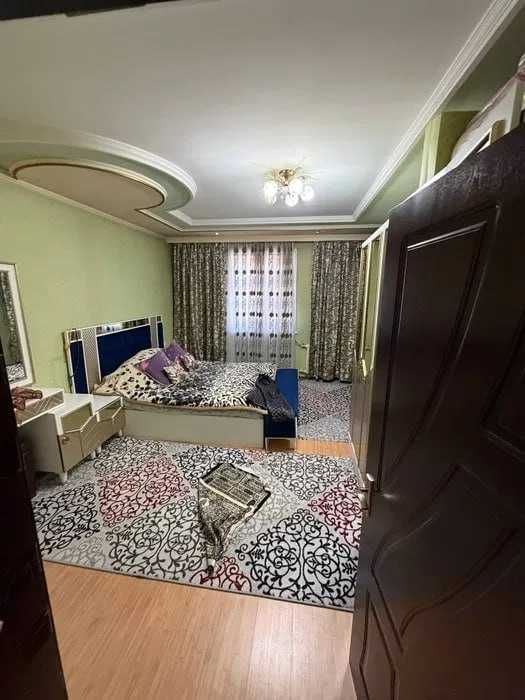 Медгарадок Шифокорлар массив Банковский ДОМ сотилади