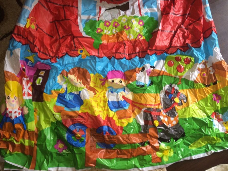 Cort copii, dimensiuni mari (are loc si un adult), folosit o data