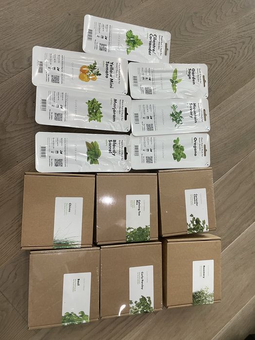 Смарт саксия Click and Grow Smart Garden + ПОДАРЪК подправки