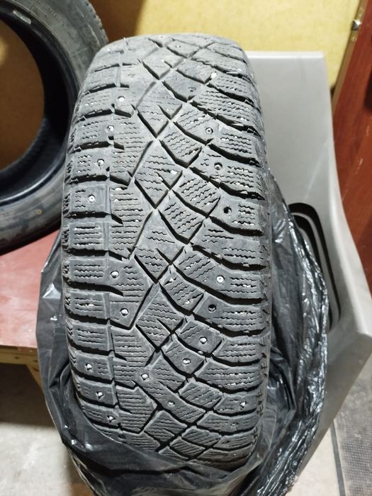 Продам зимние шины шипованные