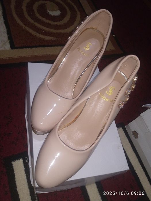 36 - razmeri  2 Marttak kiyilgan uyda yotuvdi