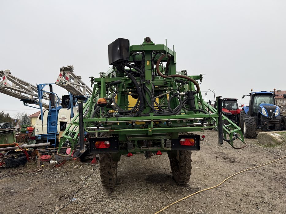 Instalatie erbicidat John Deere 832
