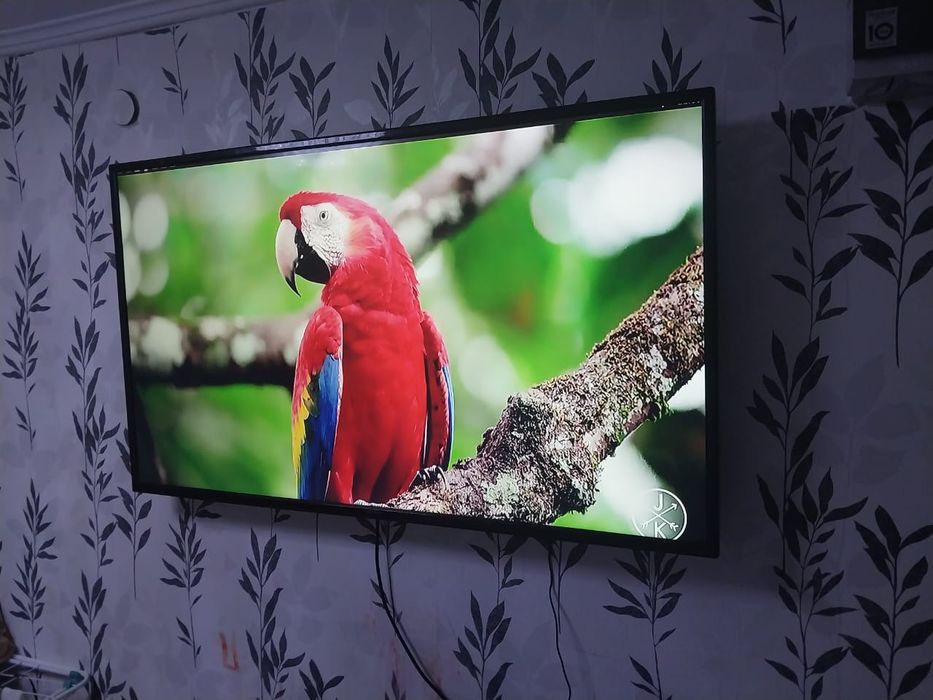 Самсунг-82см.Smart WI-FI T2