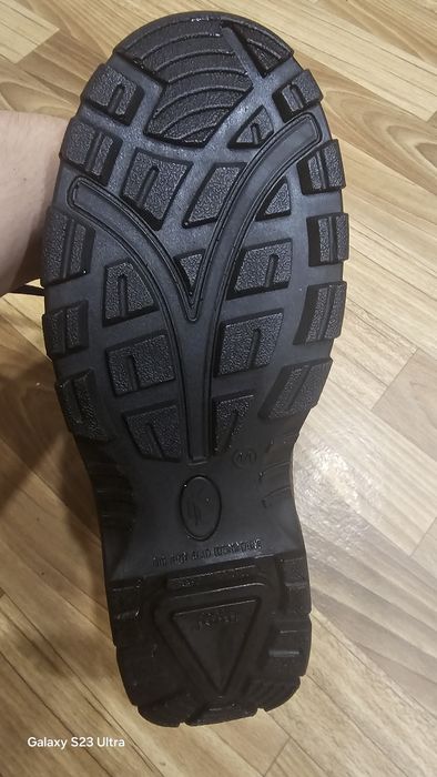 Продам спецодежду.