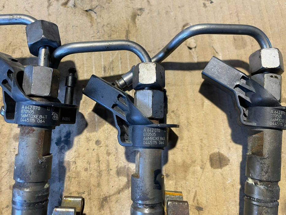 6броя Инжекторни Дюзи Mercedes E class W211 V6 4matic