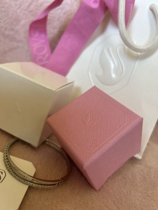 Swarovski комплект гривна и пръстен 53 размер