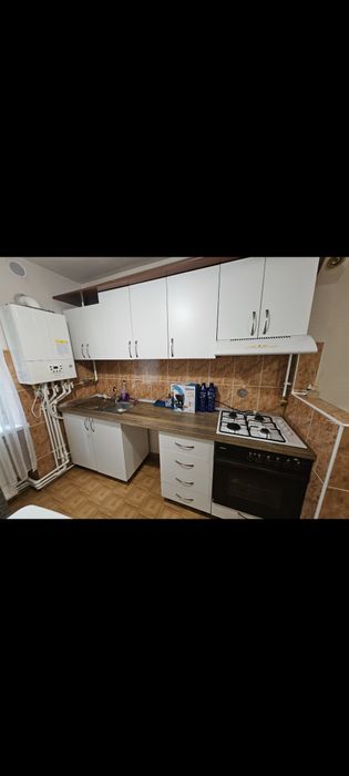 Închiriez apartament 2 camere mobilat și utilat.