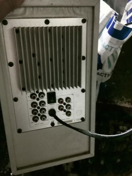 Vând dvd,boxe,sistem