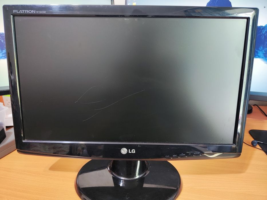 Монитор LG W1943se 18,5"