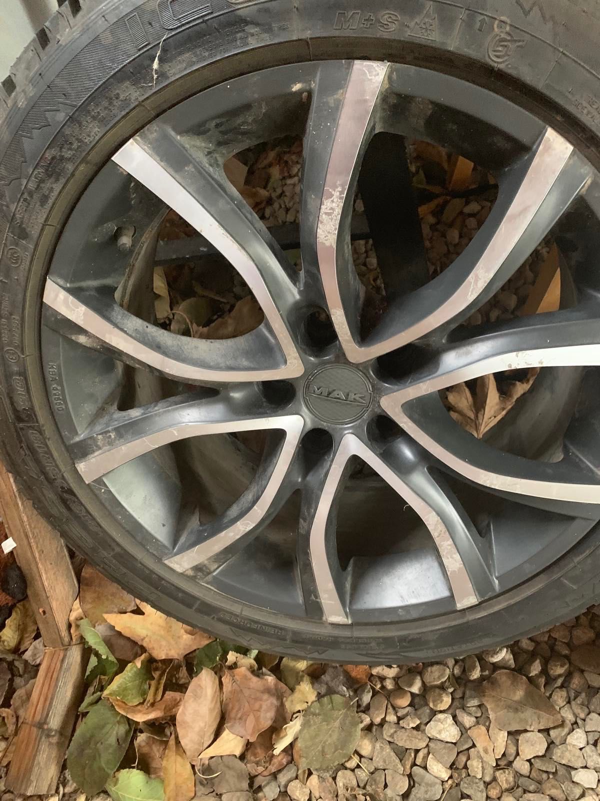 Зимни гуми с джанти с. Бистрица • OLX.bg