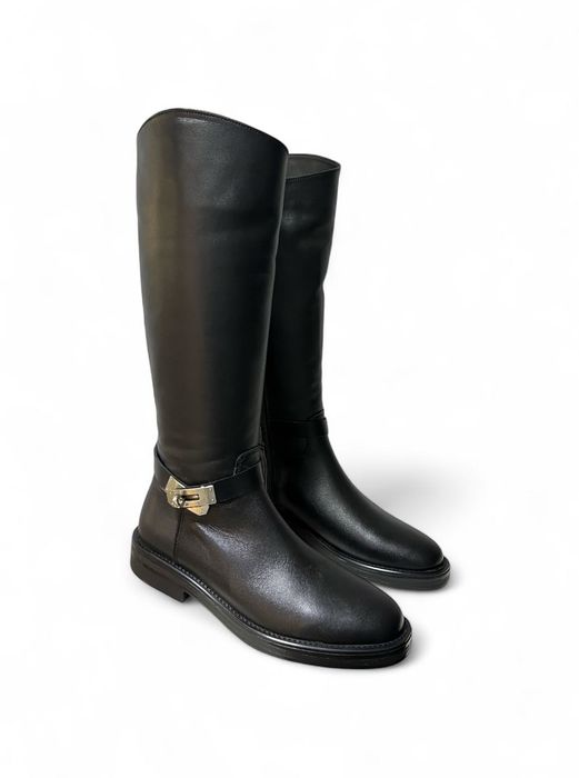 Дизайнерски дамски ботуши от естествена кожа.