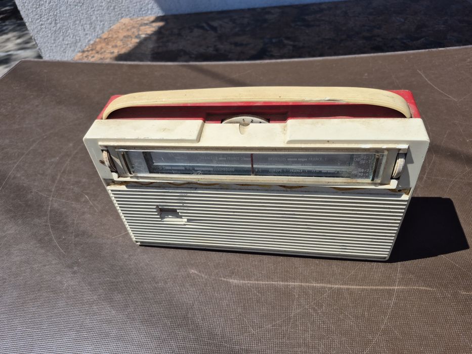 Vând Radio Philips model L3 F21T  made in France