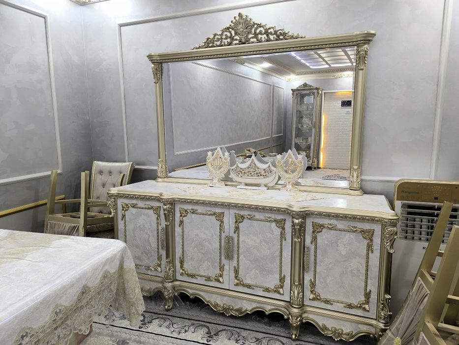 Klassik uslubdagi mebel to‘plami sotiladi
Uy bezagiga hashamat va