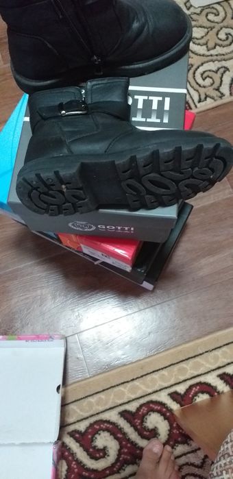 Продам кожаные ботинки для мальчика