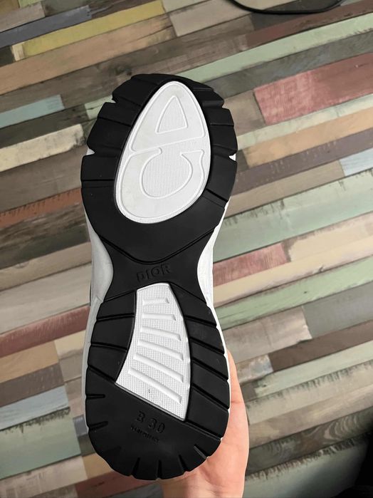 Dior b30.                    .