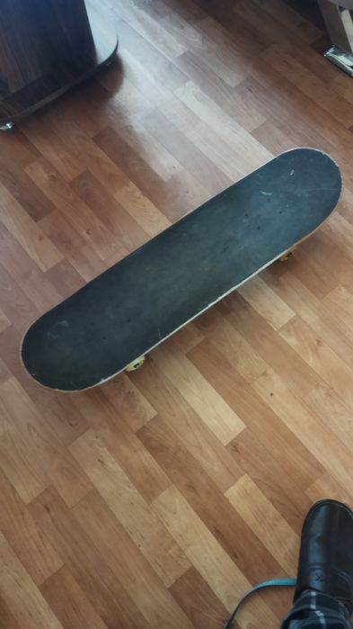 Роликовые коньки, скейтборд