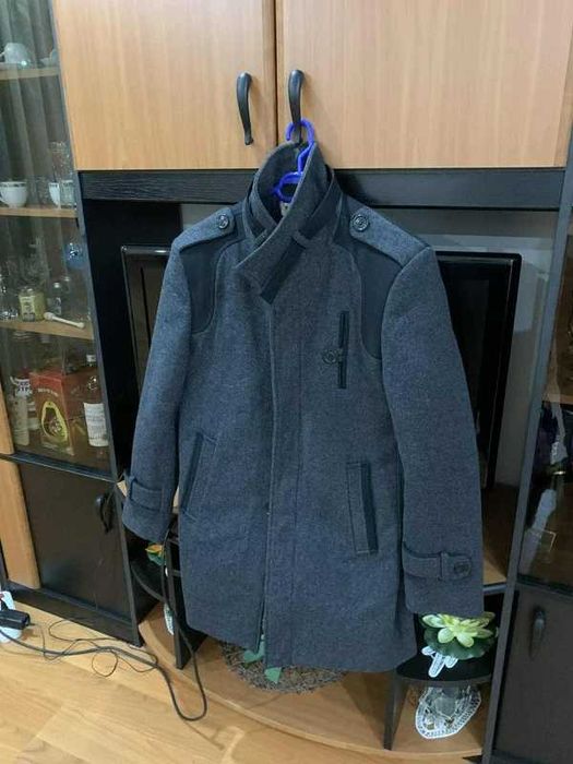 Palton/ Pardesiu iarnă bărbați (Mărime M)