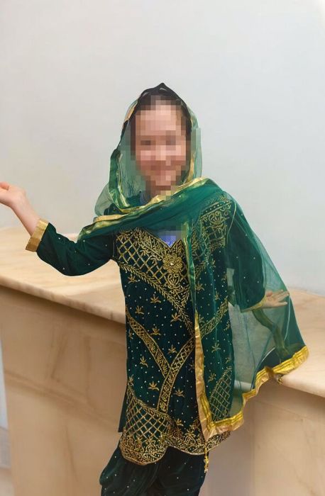 Индийский костюм (туника и штаны, сари)