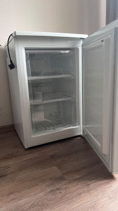 Продам морозильник