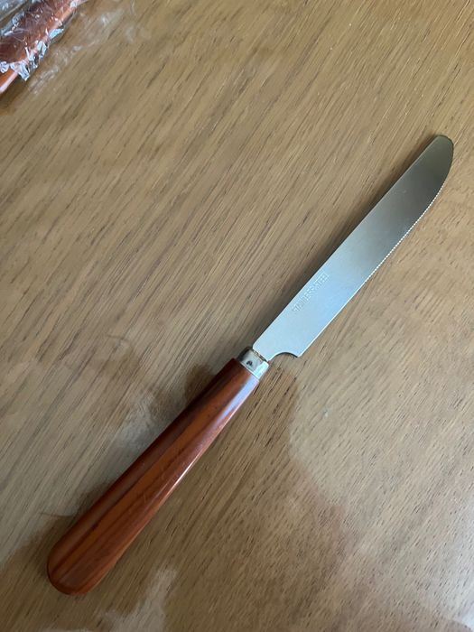 Coș de picnic nou – complet echipat pentru 4 persoane