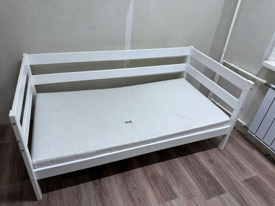 Продам кровать детскую