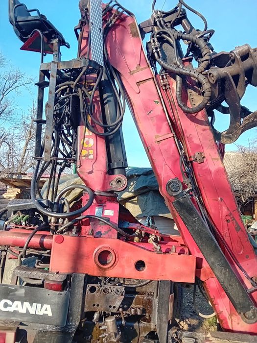 Vand masina forestiera cu macara