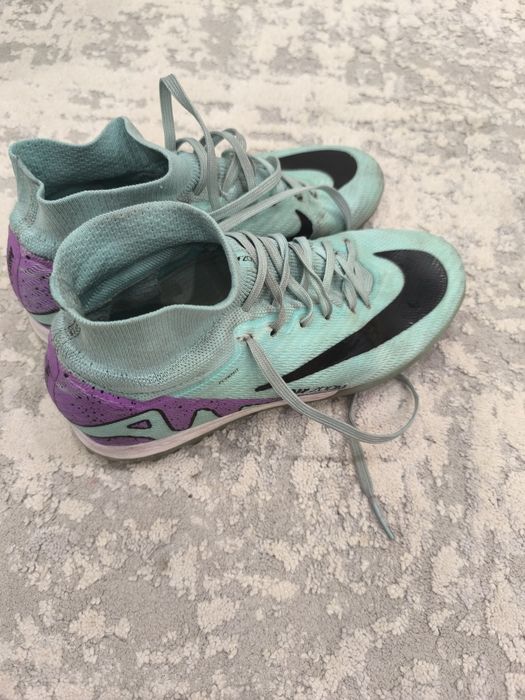 Продам сороконожки Nike AirZoom