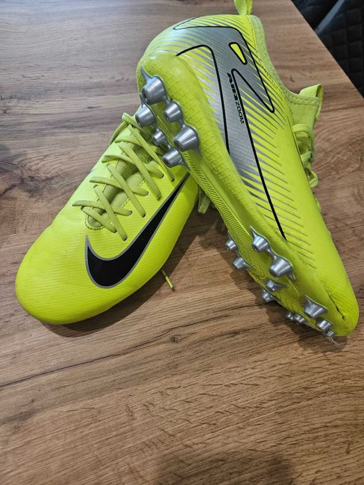 Футболни бутонки Nike