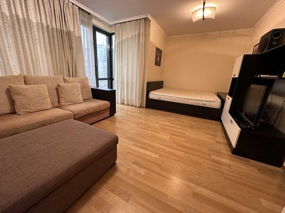 Дава се под наем Едностаен апартамент в София, Красно село - 50 кв.м за 346.8 € - Снимка #2