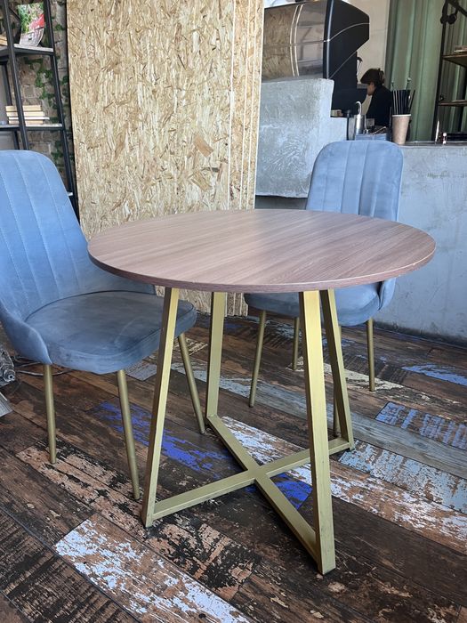 Столы и кресла для кафе и ресторанов