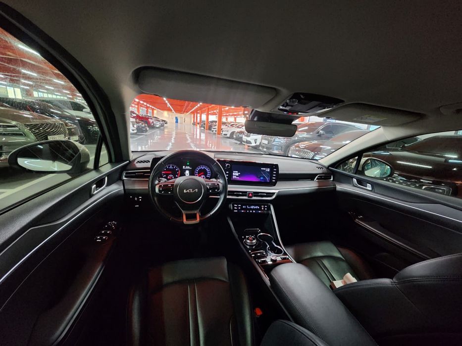 Kia K5 автомобиль