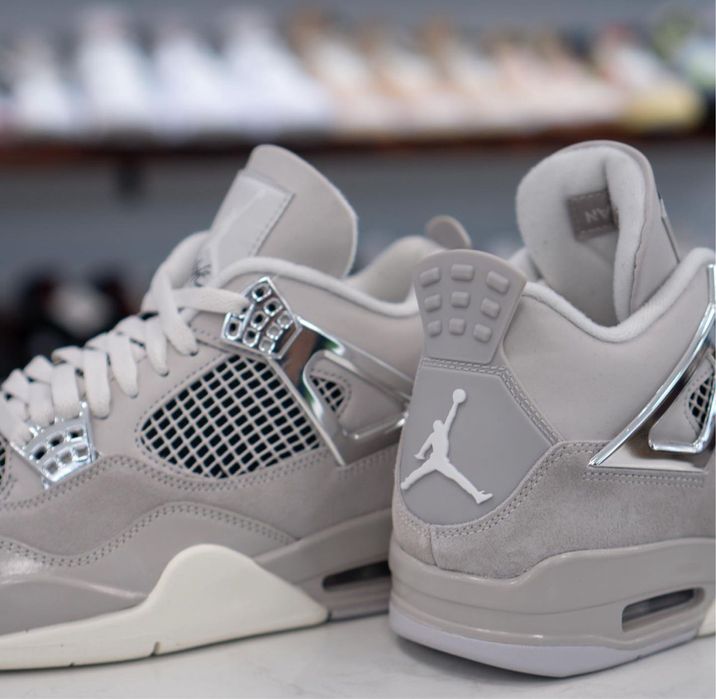 Jordan 4 Frozen moments