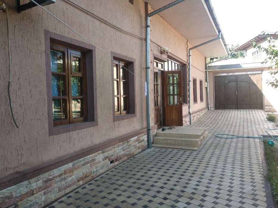 Mirobod tumani da hovli sotiladi