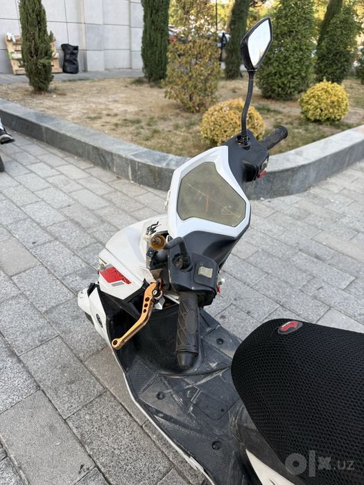 Скутер Kawasaki 150 кубов