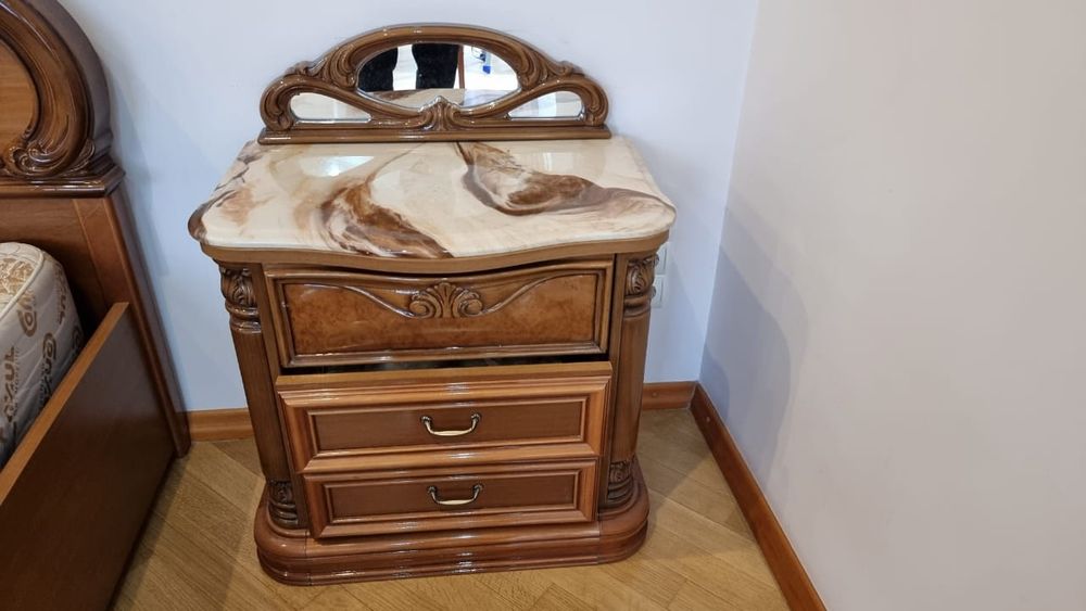 Спальный гарнитур