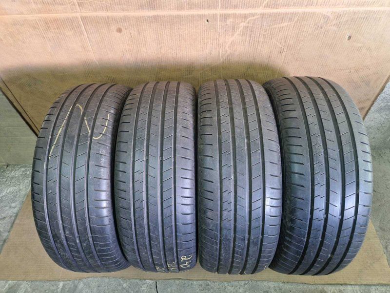 4 Bridgestone R19 245/50
летни гуми
DOT2220