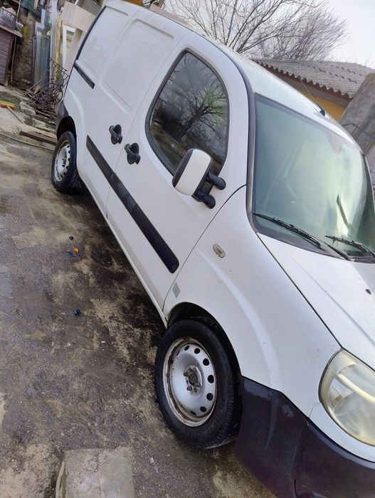 1000€ neg.Vând fiat doblo multijet 1.3 motorina