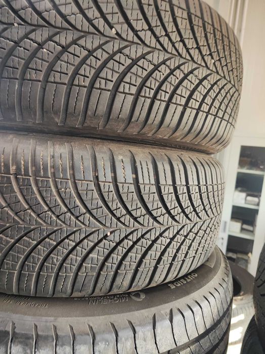 2бр. зимни гуми 205/55/17 Goodyear