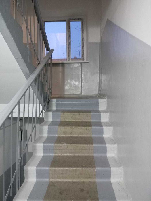 Продам 2комн 14мкр средний этаж