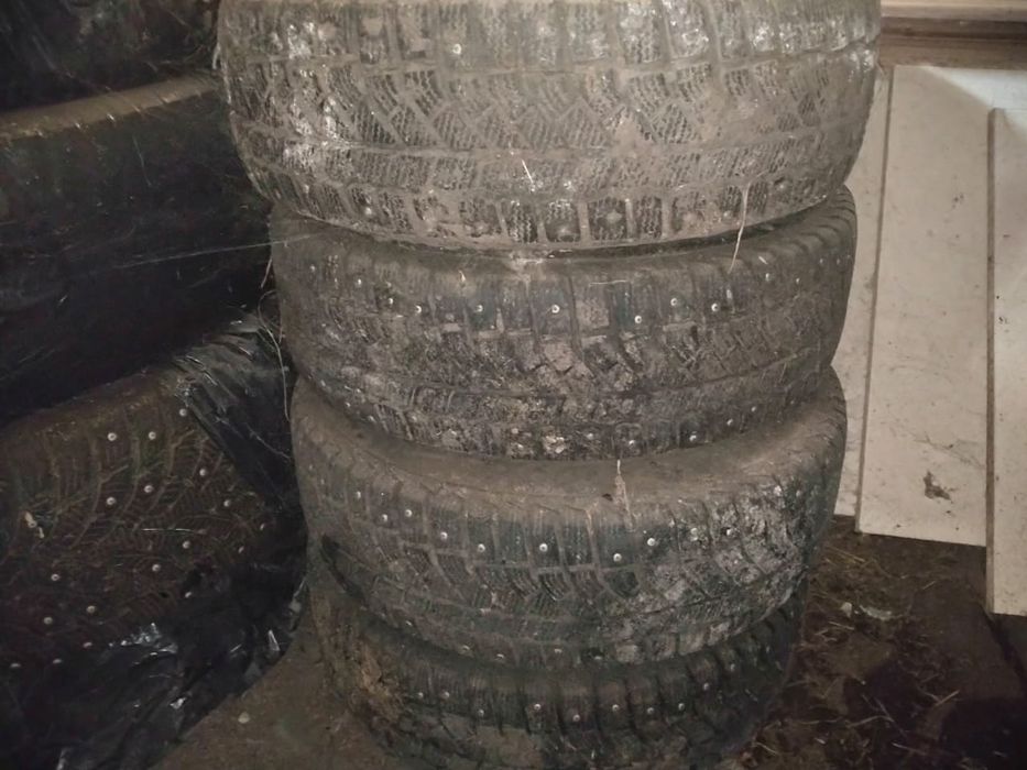 Продам зимнюю резину на Ваз