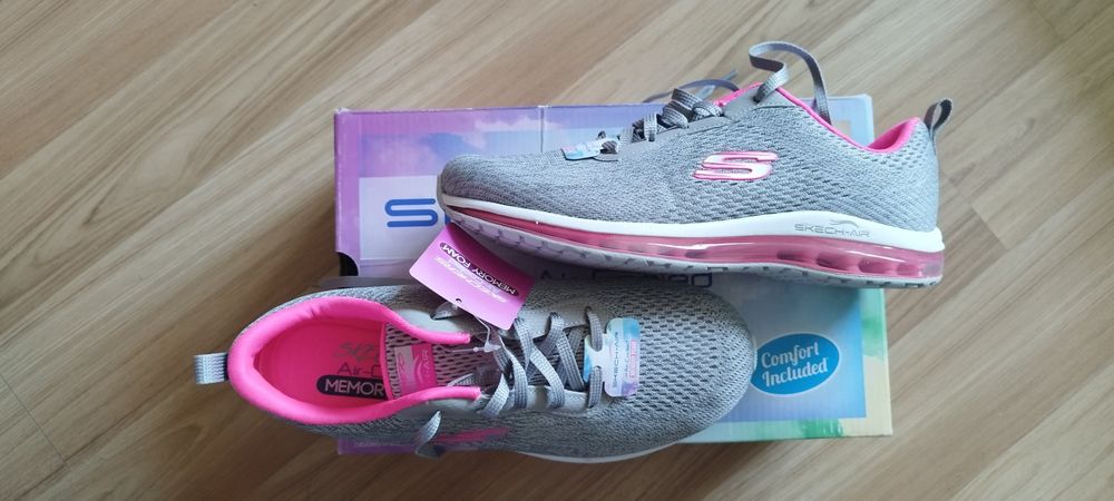 Кроссовки для девушки