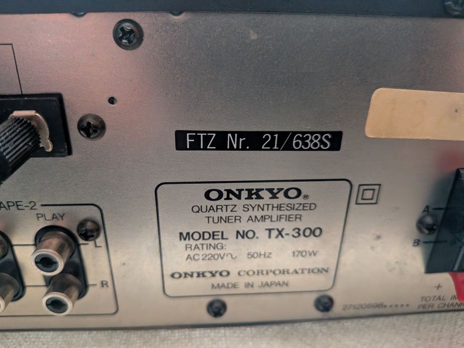 Amplificator Onkyo Quartz Syntesized Tuner TX-300